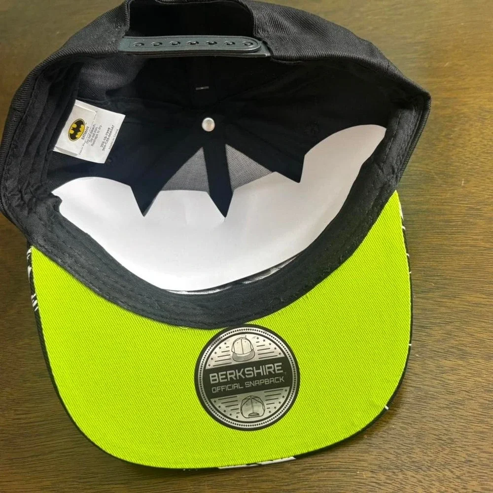 The Joker - Kids hat NWT Batman
